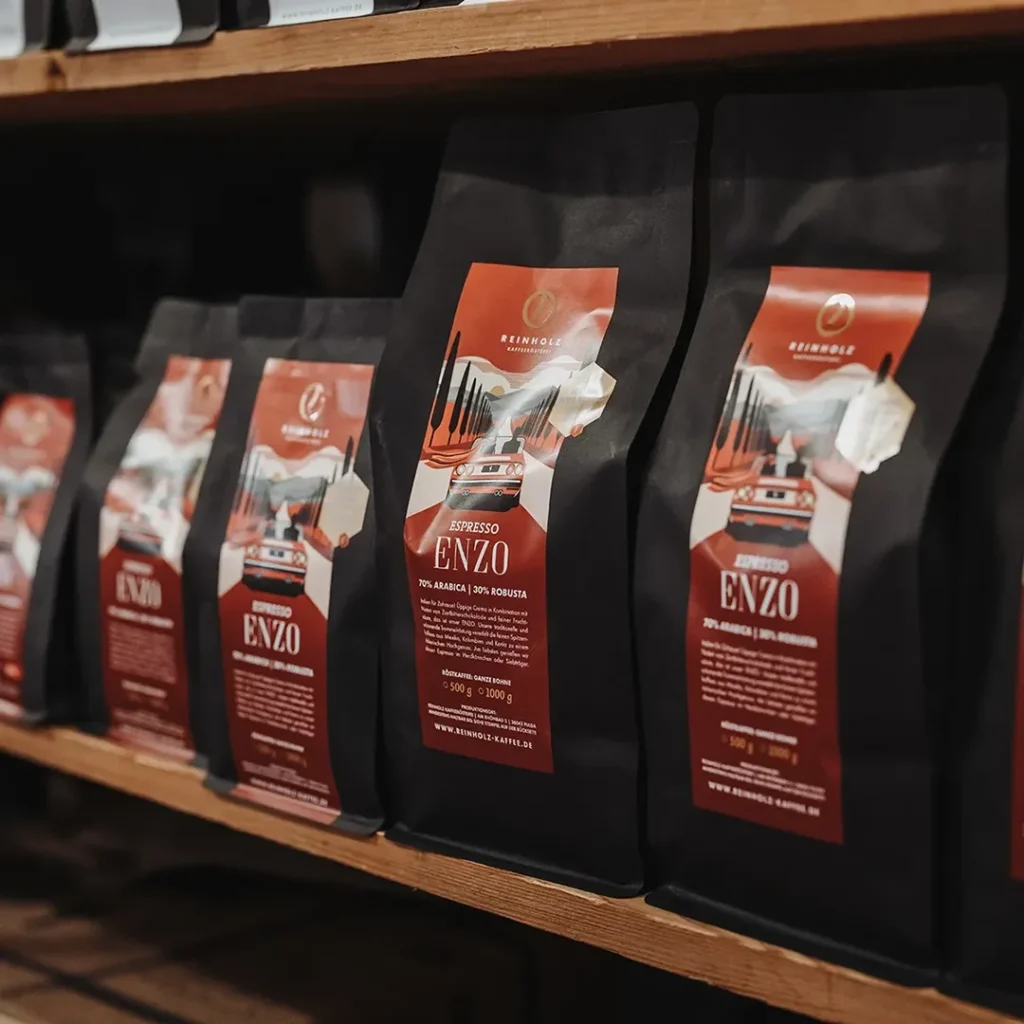 Enzo Espresso Blend von Reinholz mit 70 Prozent Arabica und 30 Prozent Robusta für Espresso und Vollautomaten