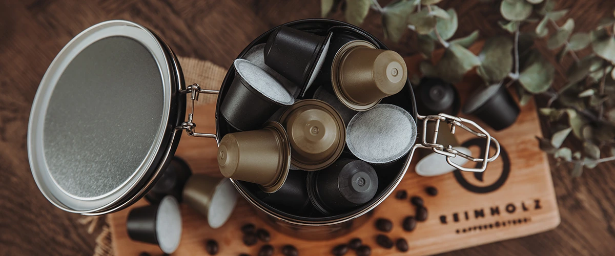 Nachhaltige heimkompostierbare Kaffeekapseln von Reinholz für Nespresso®-kompatible Maschinen